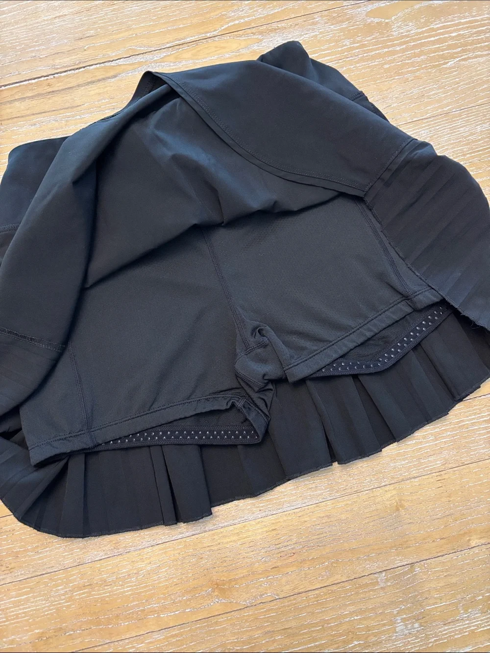 Black Pleated Women's 🎾 Tennis Skirt/Skort, Small - Picture 4 of 4
